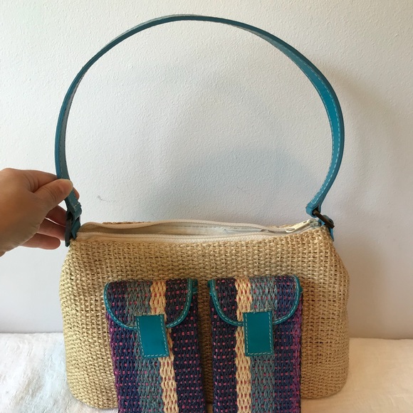 Cute Straw Summer Bag**Great Pockets!! - Picture 2 of 5